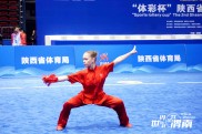 包含高手对决，赛场上的激烈竞争令人震撼的词条