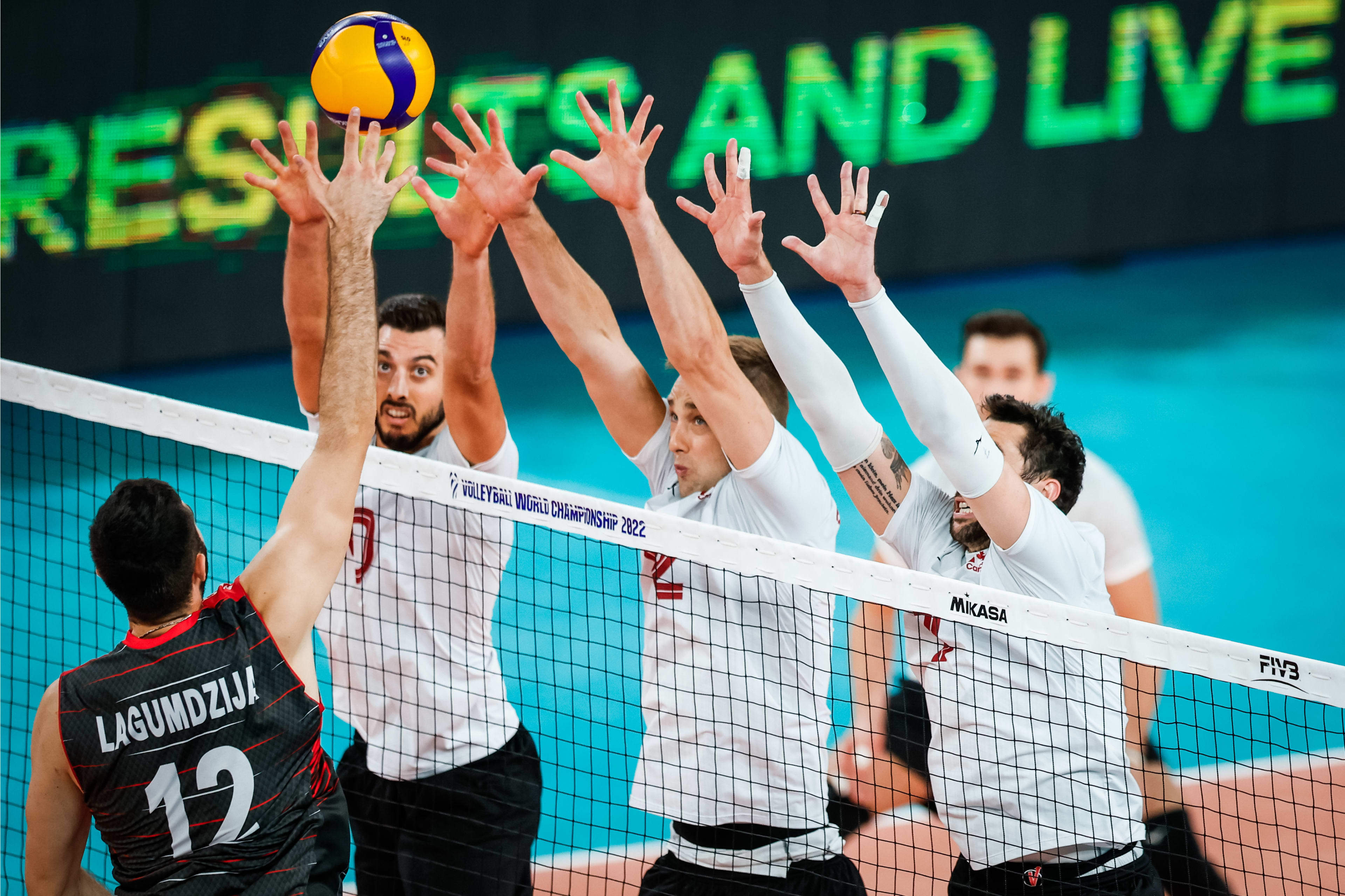 Uzi关键节点爆冷,加拿大队带队取胜! Uzi关键节点爆冷,加拿大队带队取胜!